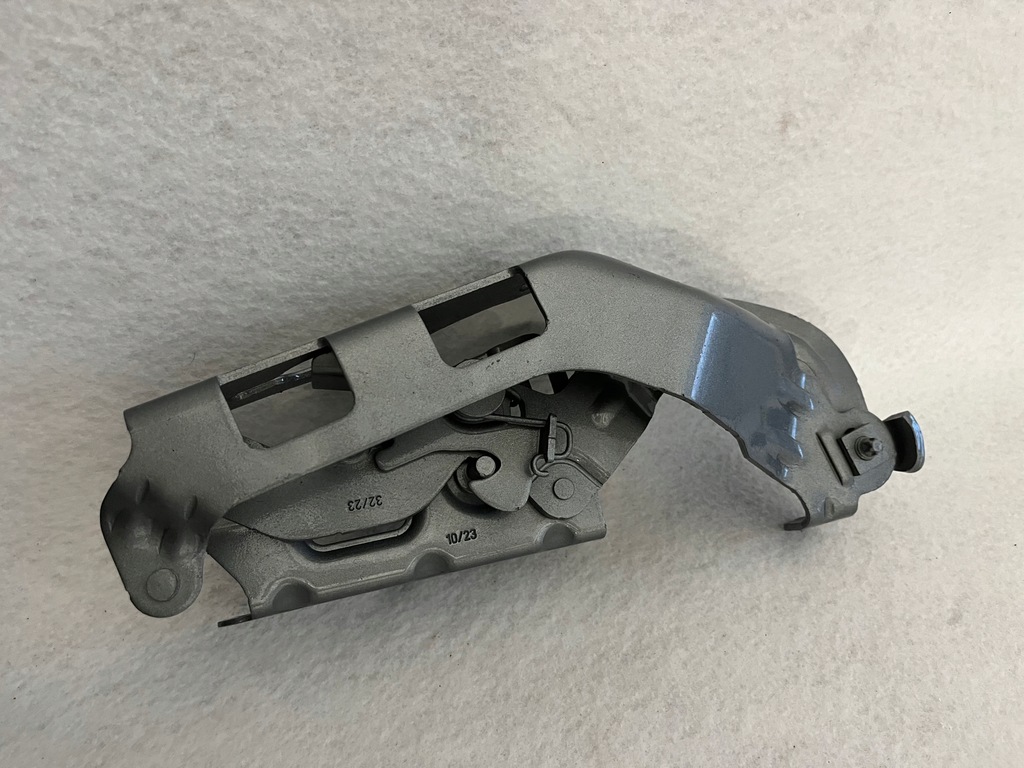 фото №9, Mercedes w205 c klasa петля петлі капот комплект a2058800928 a2058800828