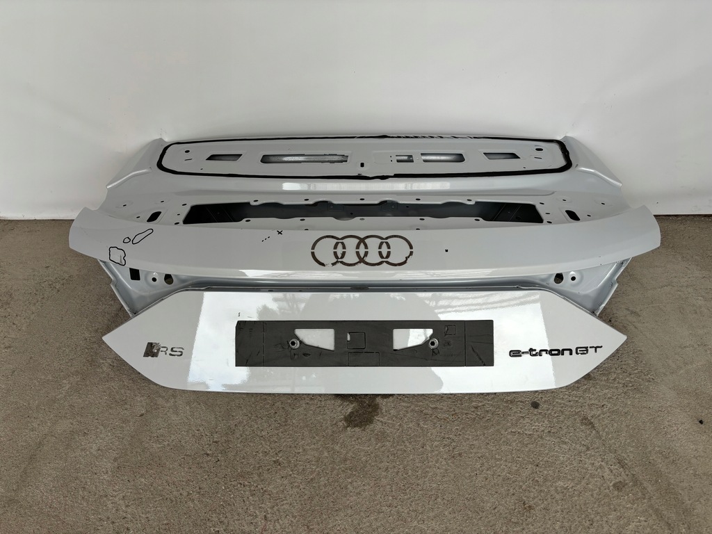 фото №1, Audi e-tron gt кришка багажника багажника задня