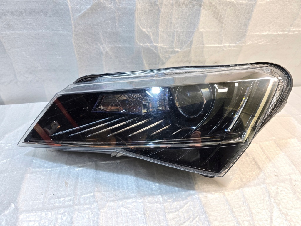 Skoda superb 3 3v1 ксенон led левый правая  поворотный фара фара Доставка