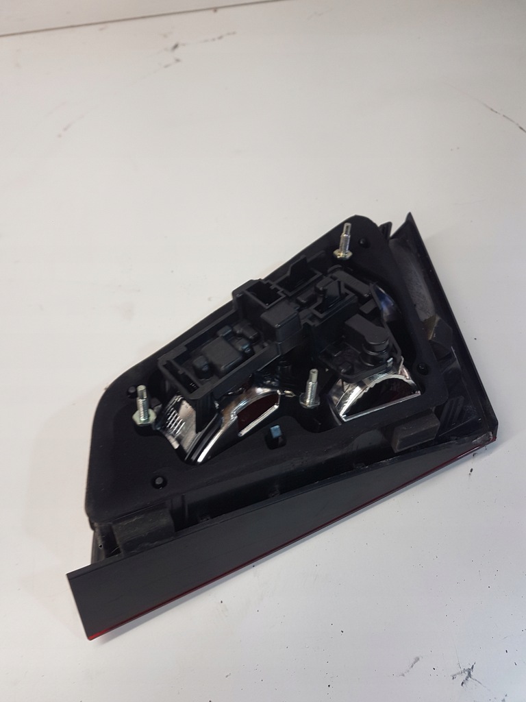 фото №6, Лампа лівий задня кришка багажника audi a3 8v 5d 8v4945093