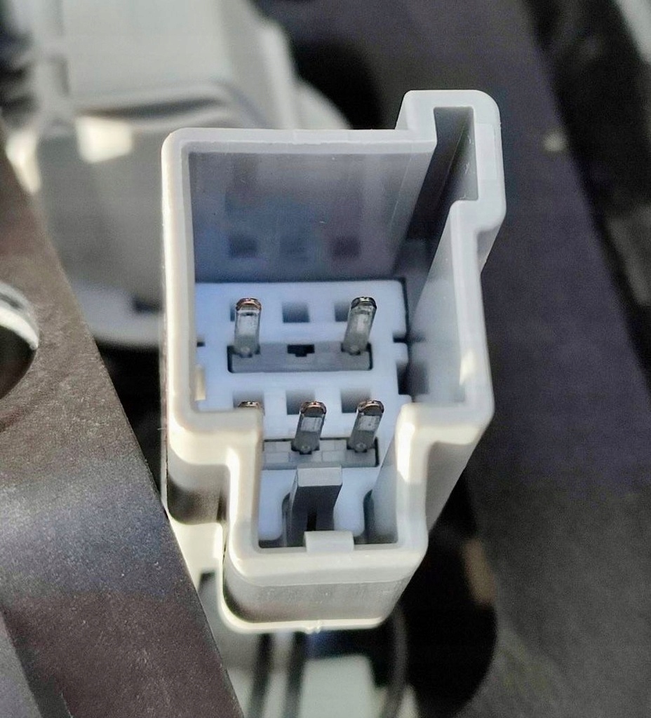 фото №6, Volvo xc40 c40 recharge 2021- крышка разъём зарядки 707