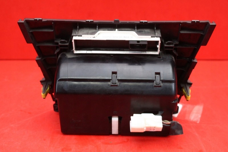 фото №6, Пепельница 58804-05110 toyota avensis t27 09-11