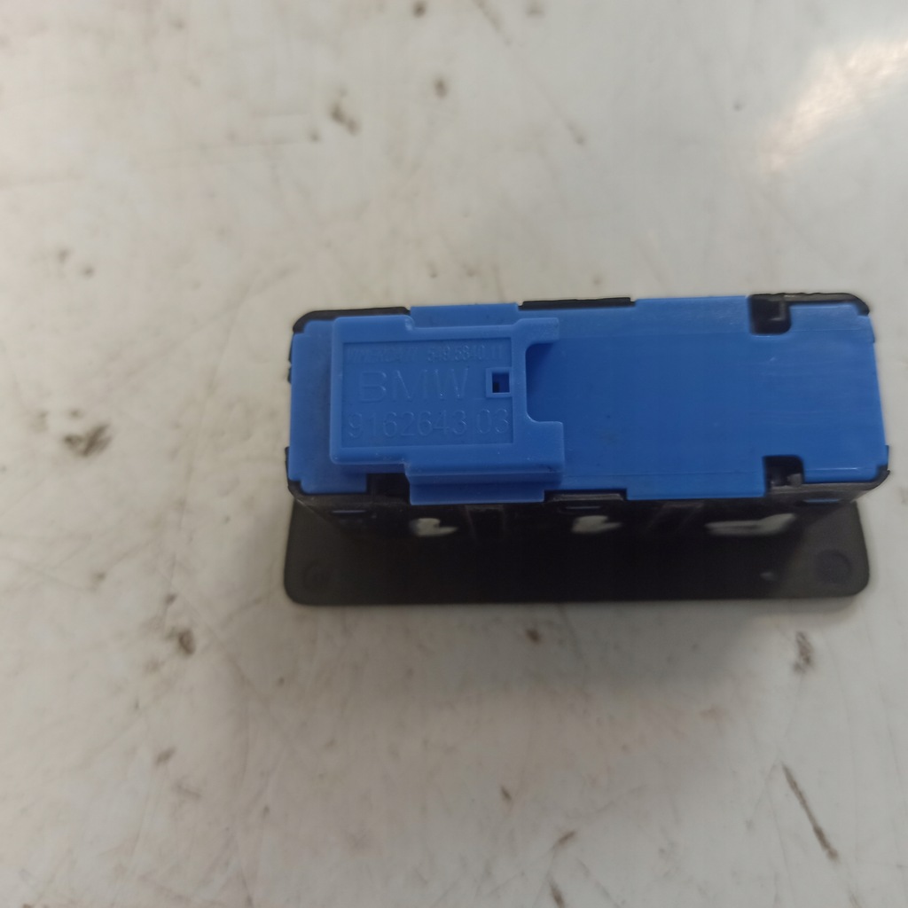 фото №10, Bmw f11 переключатель открывания крышки 916264303 9162643