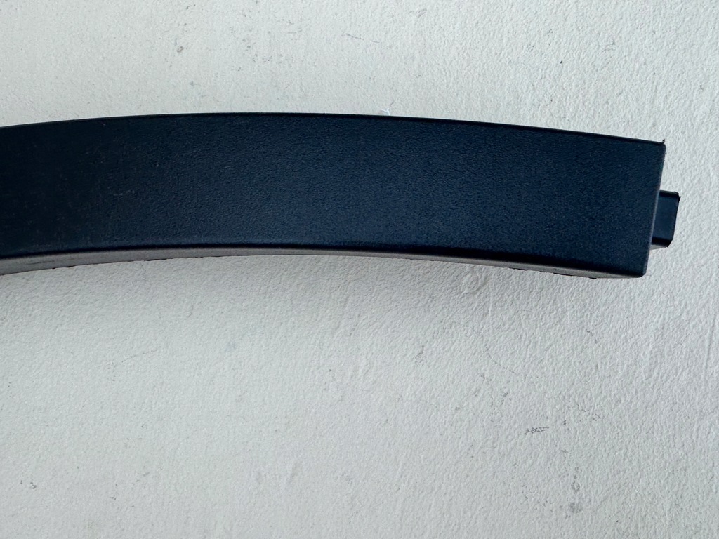 фото №10, Tesla model y 23r- молдинг крыла правая задняя 1658694-00