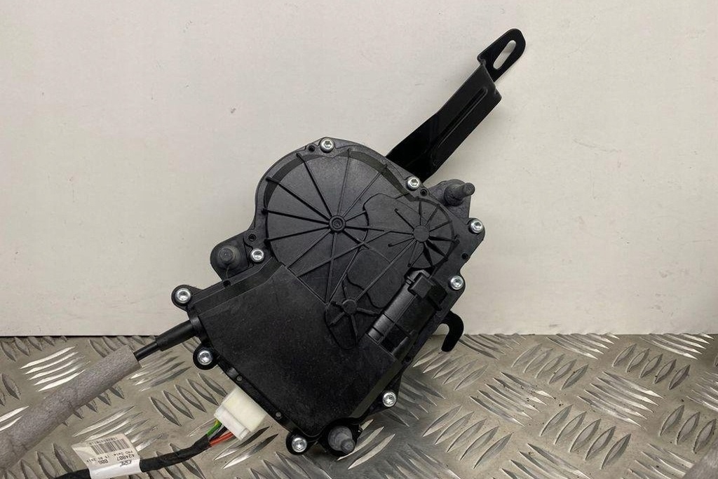 фото №12, Замок крышки багажника bmw 4 coupe f32, f82 7269516 2.99l дизель 2014