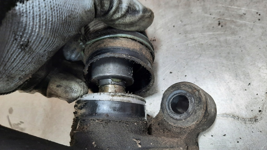 фото №6, Рулевая рейка 30741425 volvo s40 v50 1.6 hdi