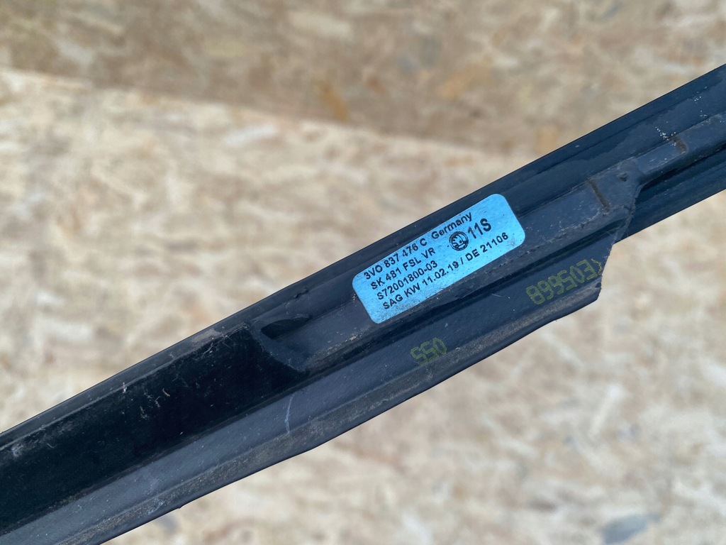 фото №9, Молдинг ущільнювач перед права skoda superb