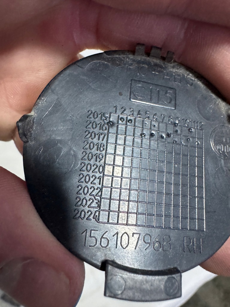 фото №9, Alfa romeo giulia 16r. - заглушка фаркоп бампера перед правая 156107968