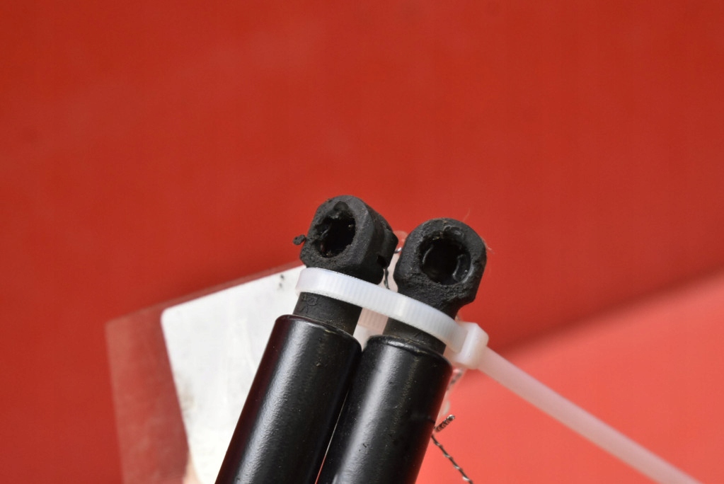 фото №6, Привід амортизатори кришки 95095594 opel mokka a 12-15