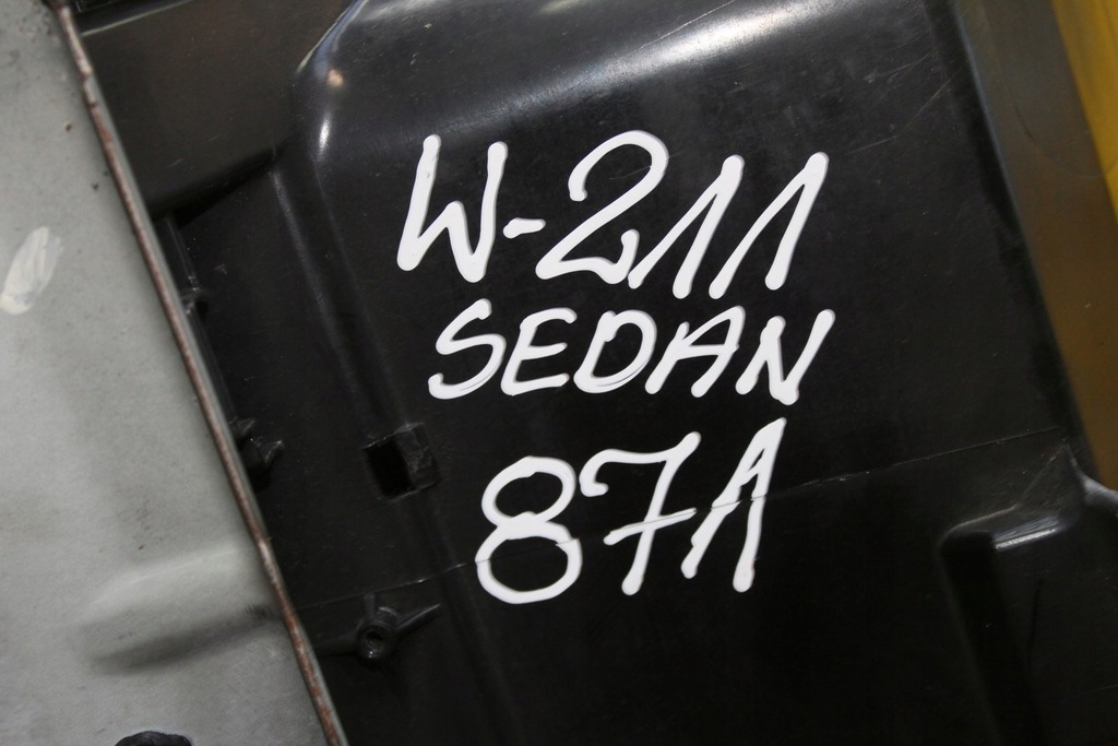 фото №13, Shcowek пассажира mercedes w211 a2118601305