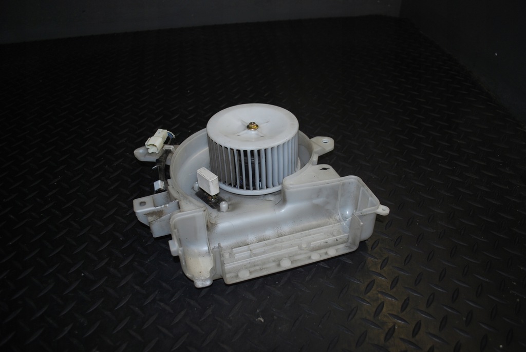 фото №6, Повітродувка обігрівача toyota avensis 87110-44050