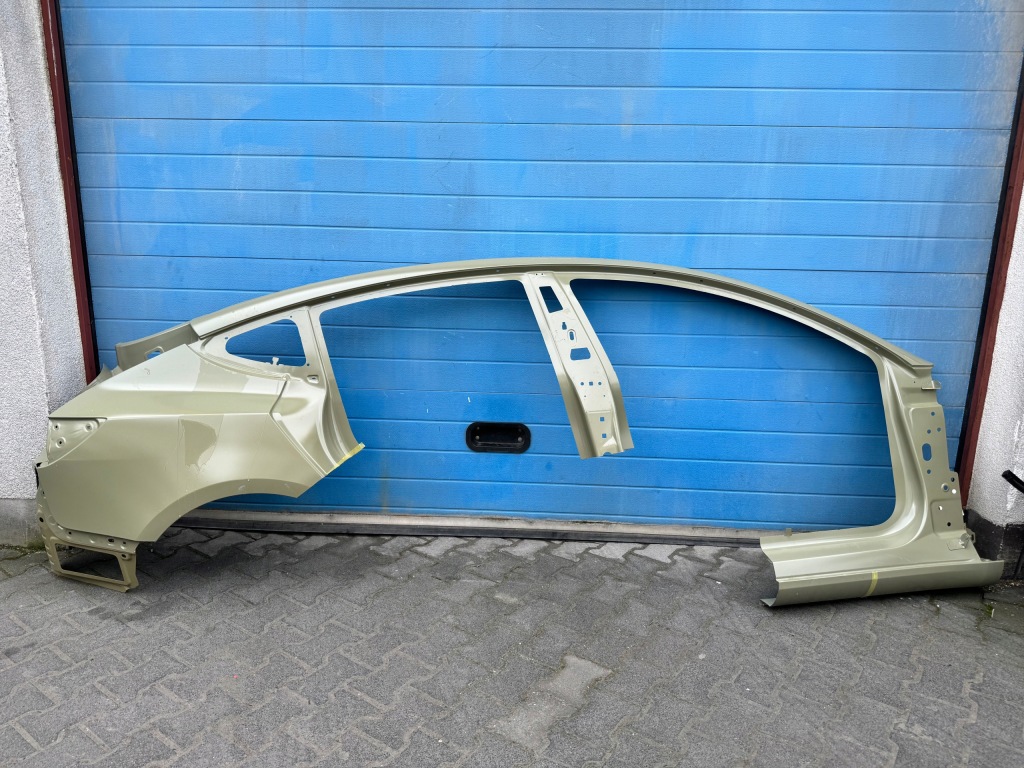 Купити Tesla model 3 3 правий задній крило стійку  обшивка