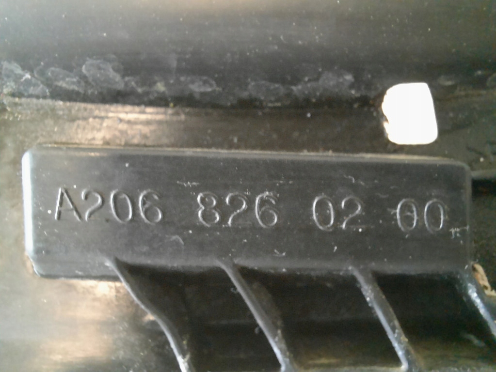 фото №6, Mercedes w206 21- прокладка кронштейн фара правый перед a2068260200