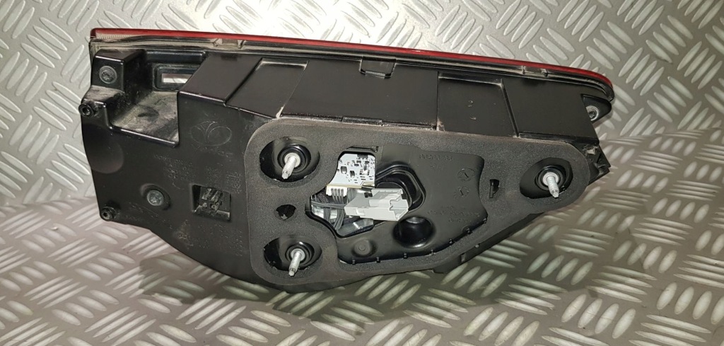 фото №11, Jaguar xf x260 kombi sportbrake лампа правый задняя крышки багажника правая задняя