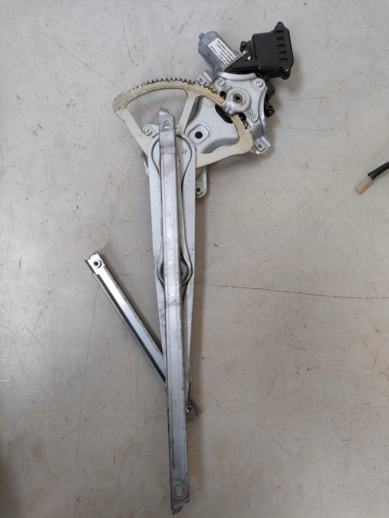 фото №1, Toyota verso lift подъемник стекло правый перед