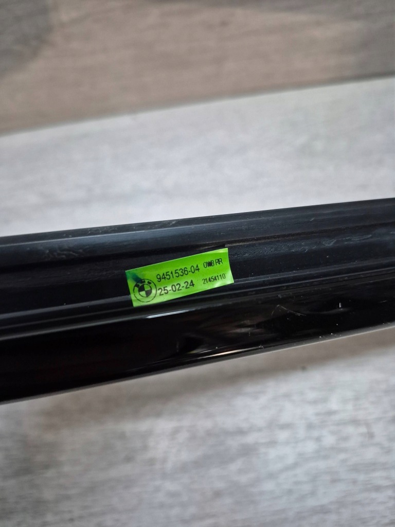 17338. bmw x1 u11 накладка  уплотнитель правый  задний 9451536 Недорого