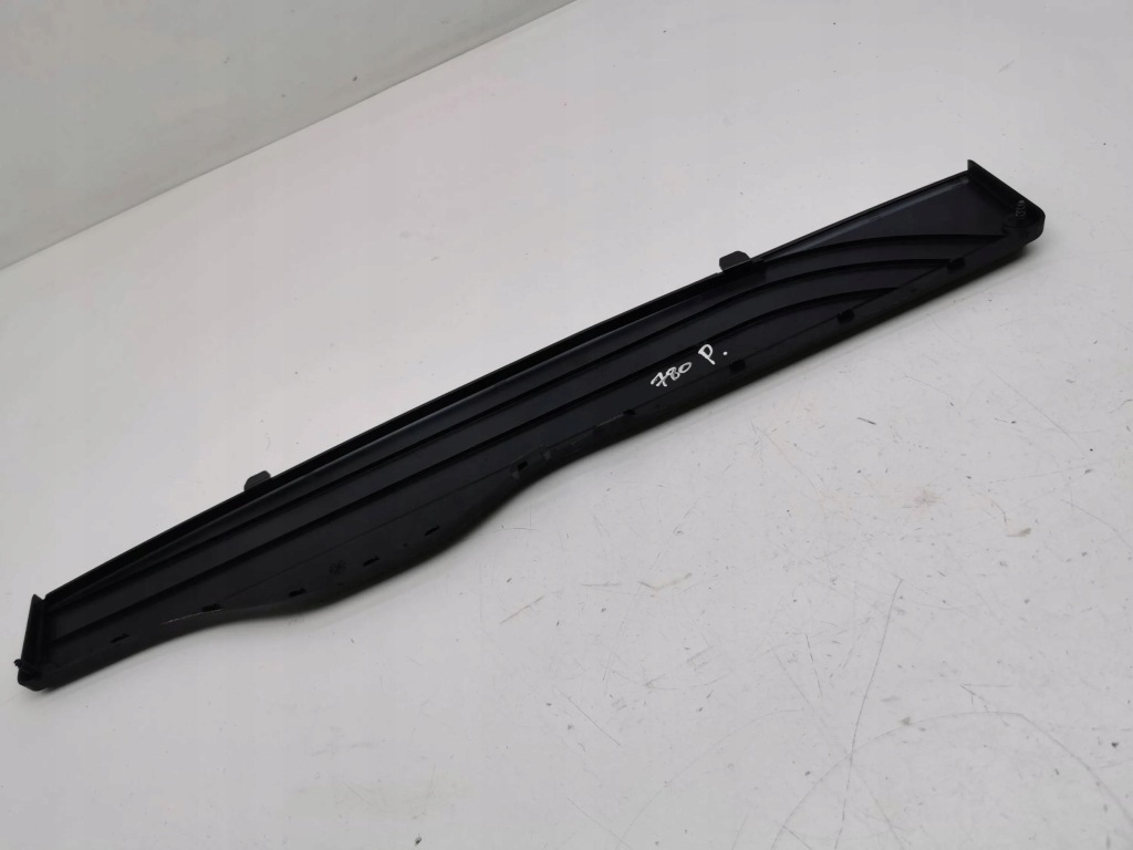 Audi q2 - 2022 накладка радиатора Недорого