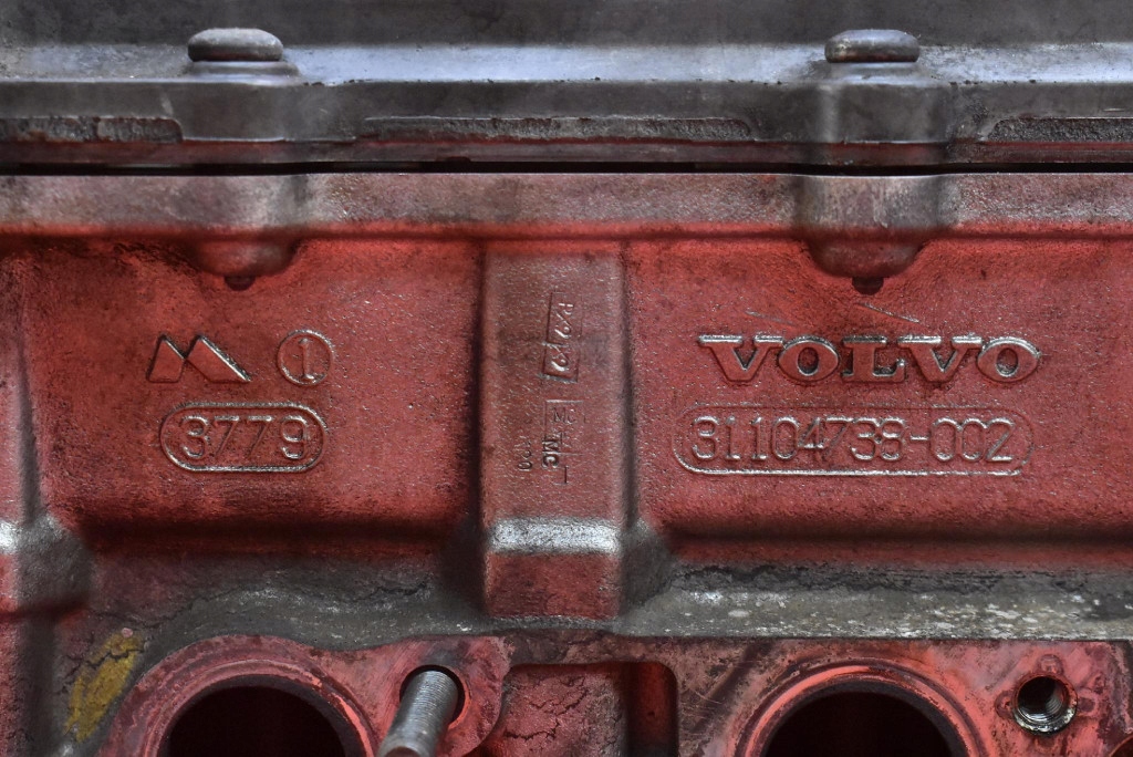 фото №5, Головка двигателя 31104738-002 volvo s60 1 i 2.4 d5 165 km 00-04