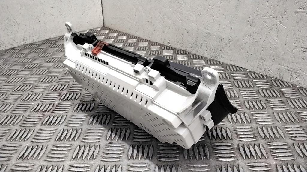 фото №7, Volvo v70 2015 перед сторона левая счетчик / спидометр