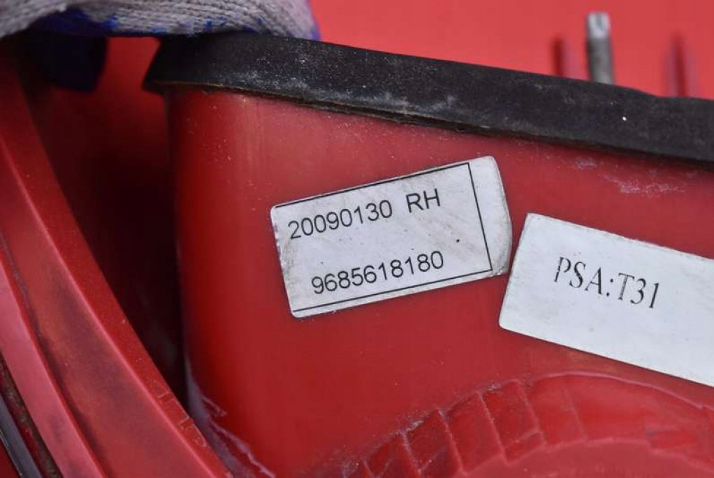 фото №9, Лампа права задня задня 11-8057r peugeot 206 plus 3d 09-13