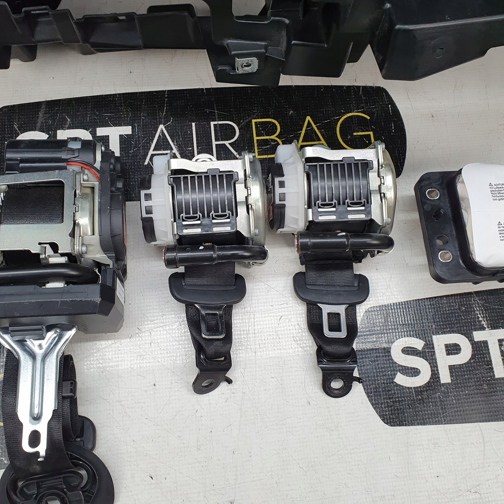 фото №11, Audi e-tron приборная панель консоль подушки безопасности ремни подушка безопасности audi e tron