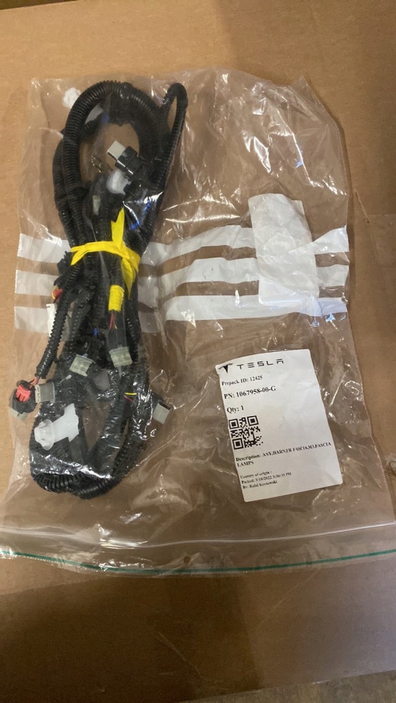 Купить Tesla 1067958-00-g