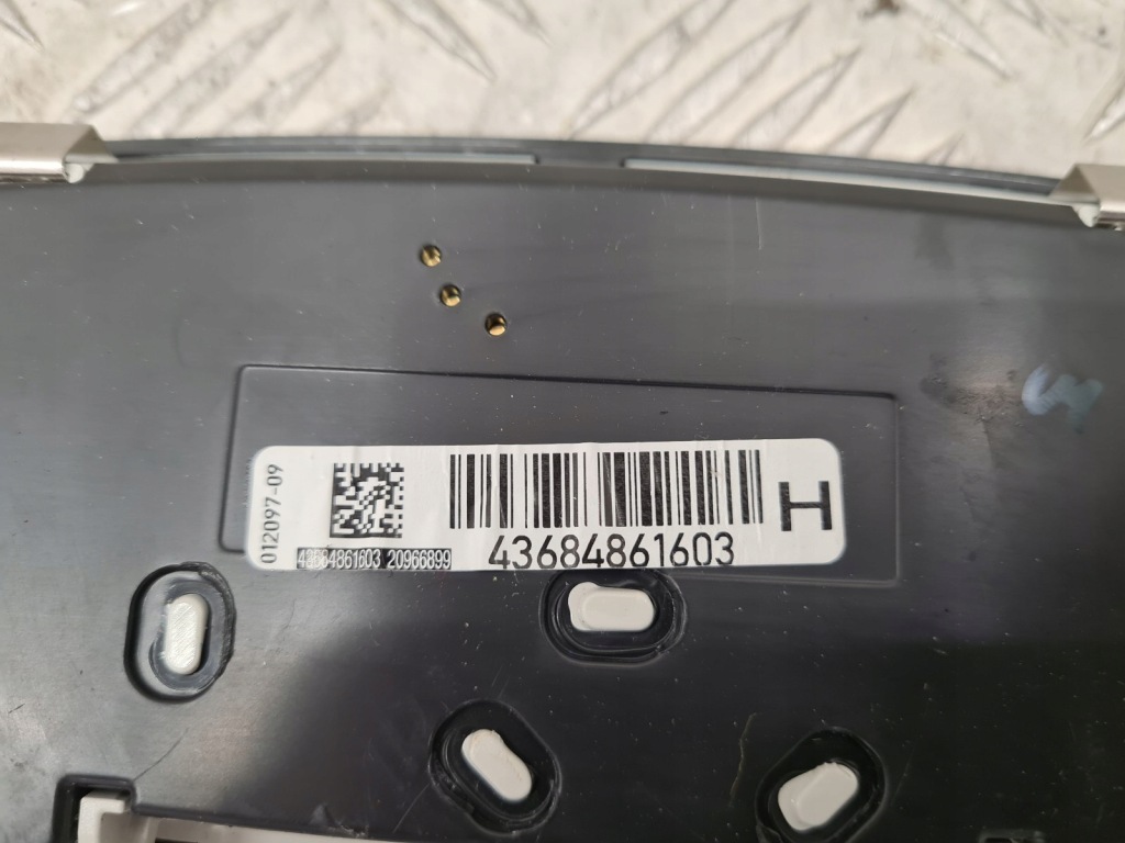 фото №3, Bmw x3 g01 лампа внутренняя led задняя 6848616