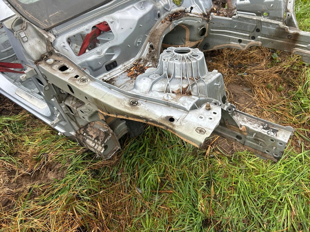 фото №1, Mercedes e klasa w213 чверть поріг блок двигуна права правий перед доставка