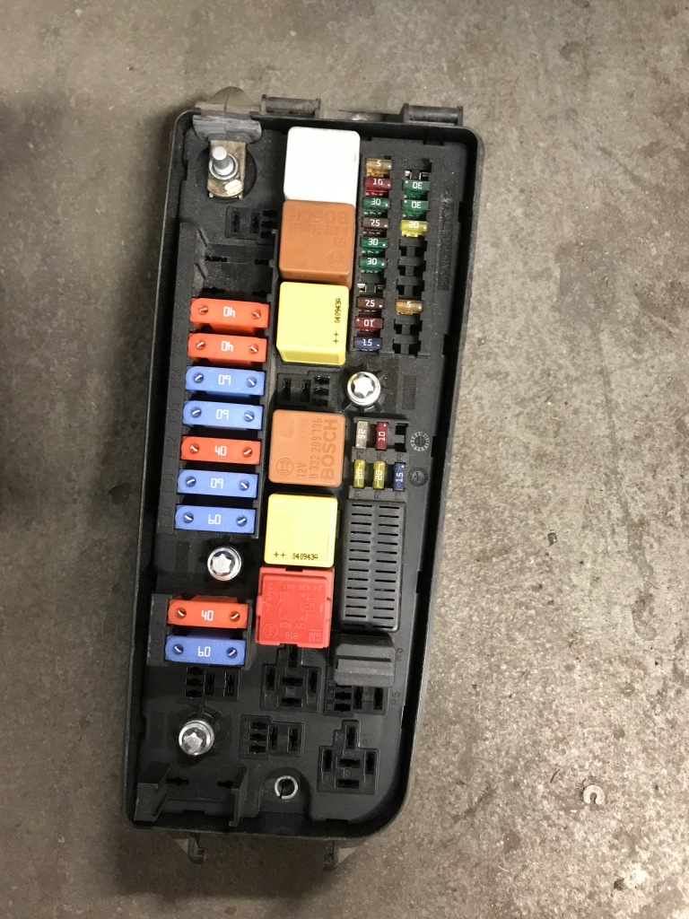 фото №1, Коробка запобіжників opel 13172979