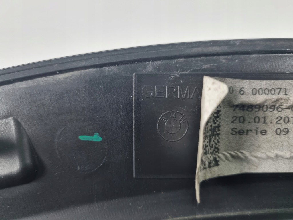 фото №10, Bmw i3 молдинг крыла накладка правая задняя задняя 7472948