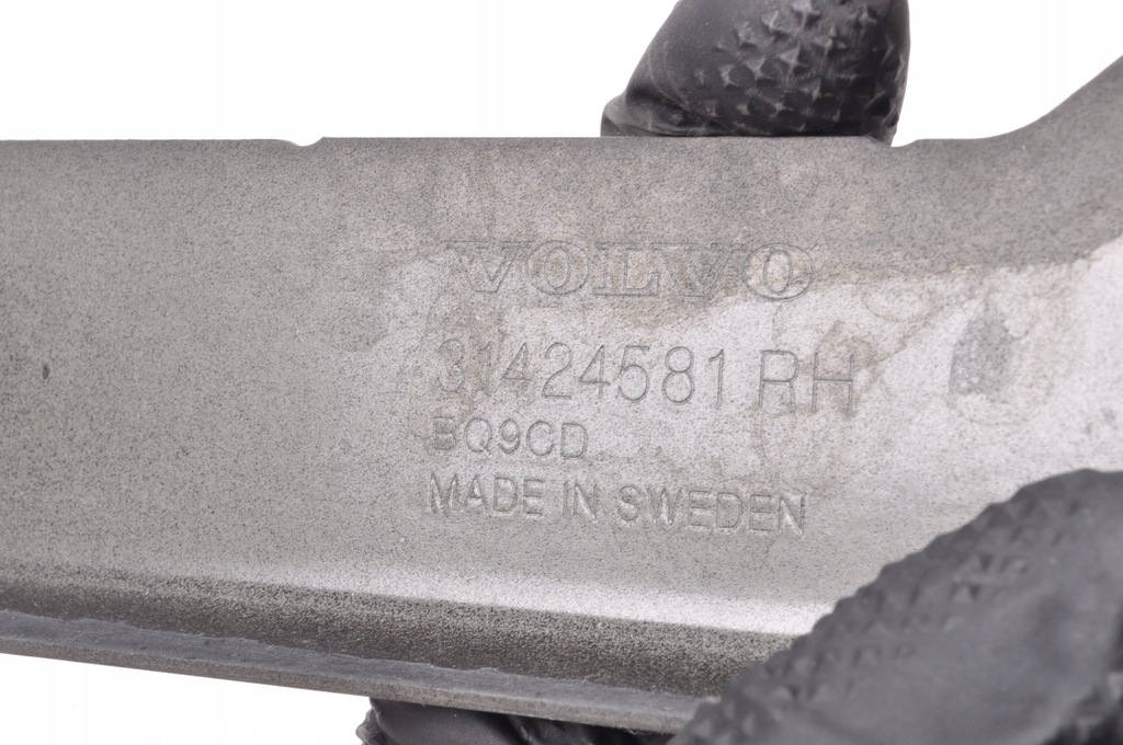 фото №6, Volvo xc60 ii кронштейн крила 31424581 праве