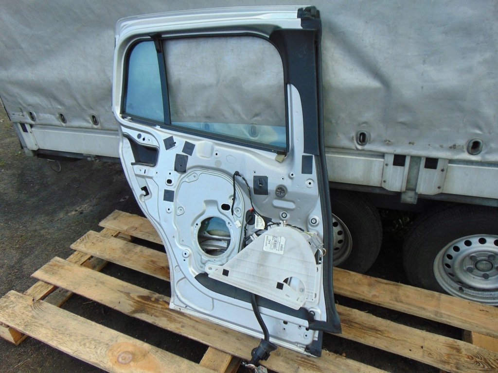 фото №13, Двері лівий задня ford b-max колір mc