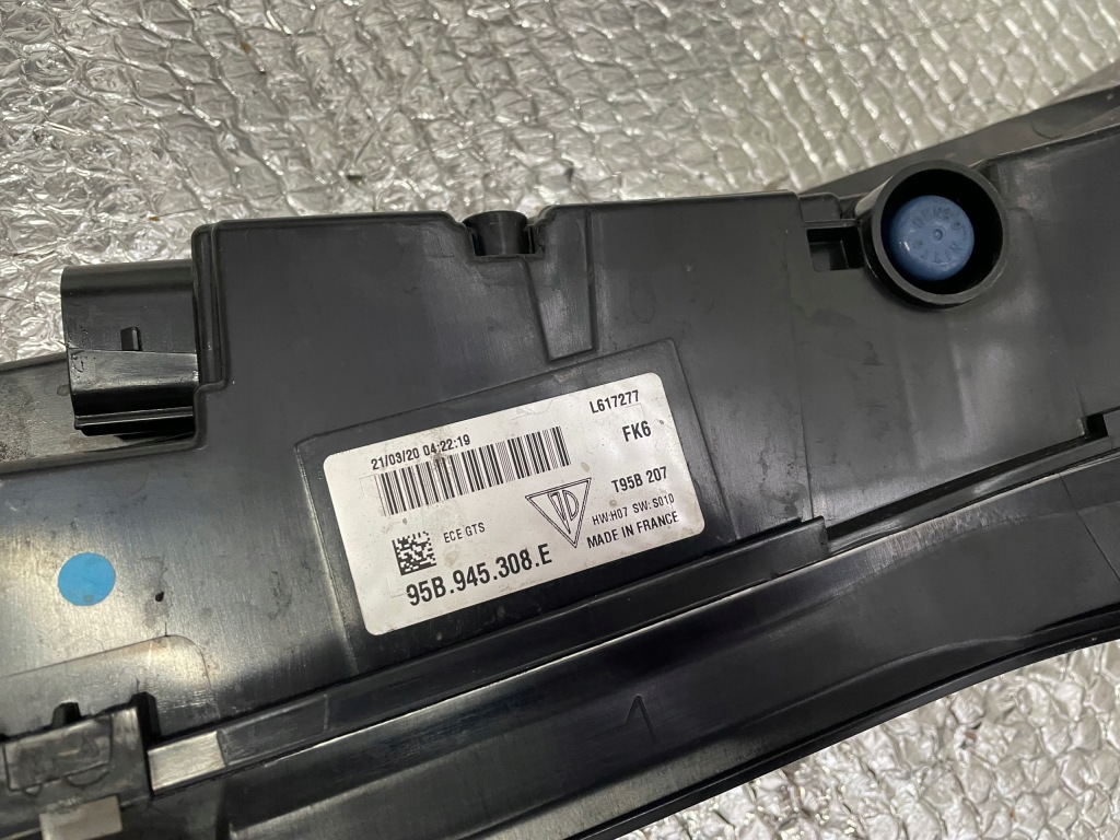 Porsche macan рестайлінг  gts фара задній задня led накладка Недорого