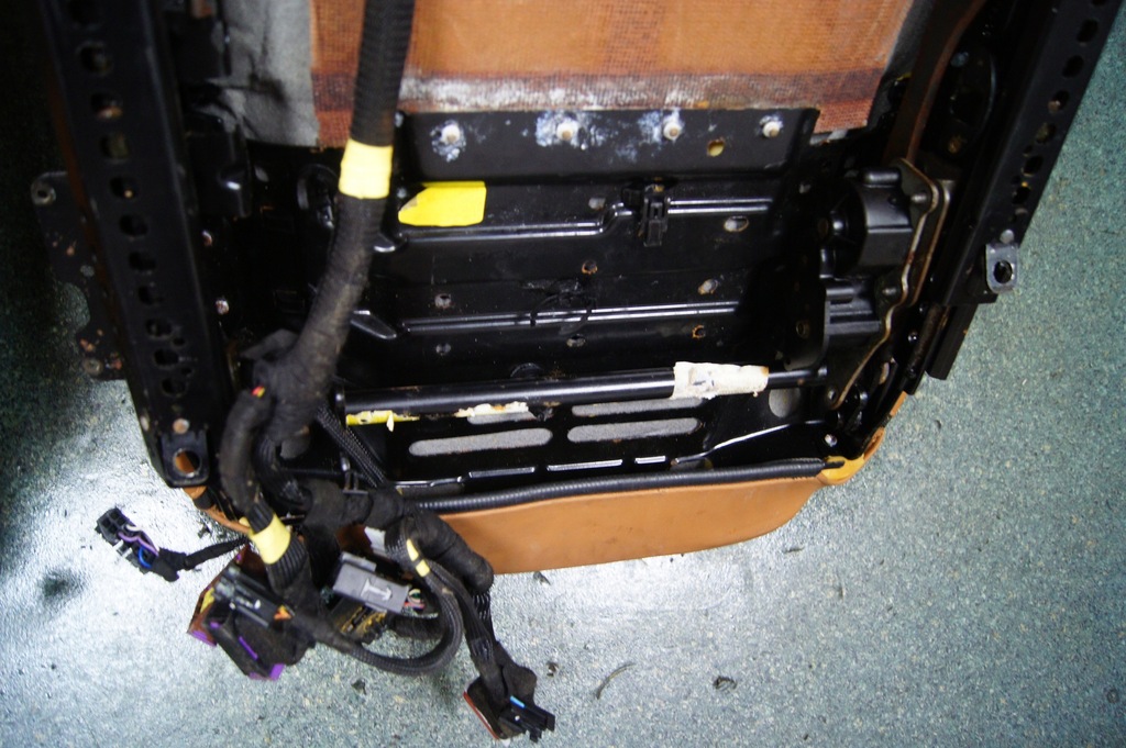 фото №13, Сиденья кожа ferrari california f149 4.3 b 12r