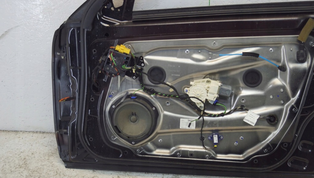 фото №15, Mercedes w212 дверь правое перед c197