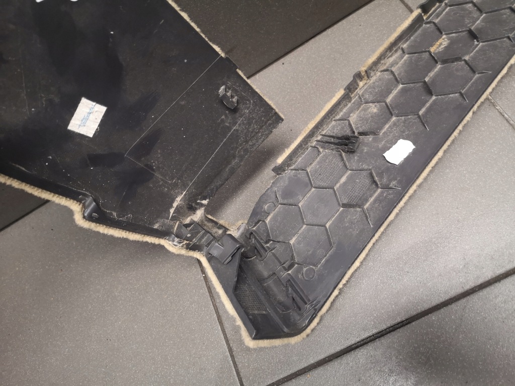 фото №10, Защита корпус сиденье правая vw touareg 7l0881328