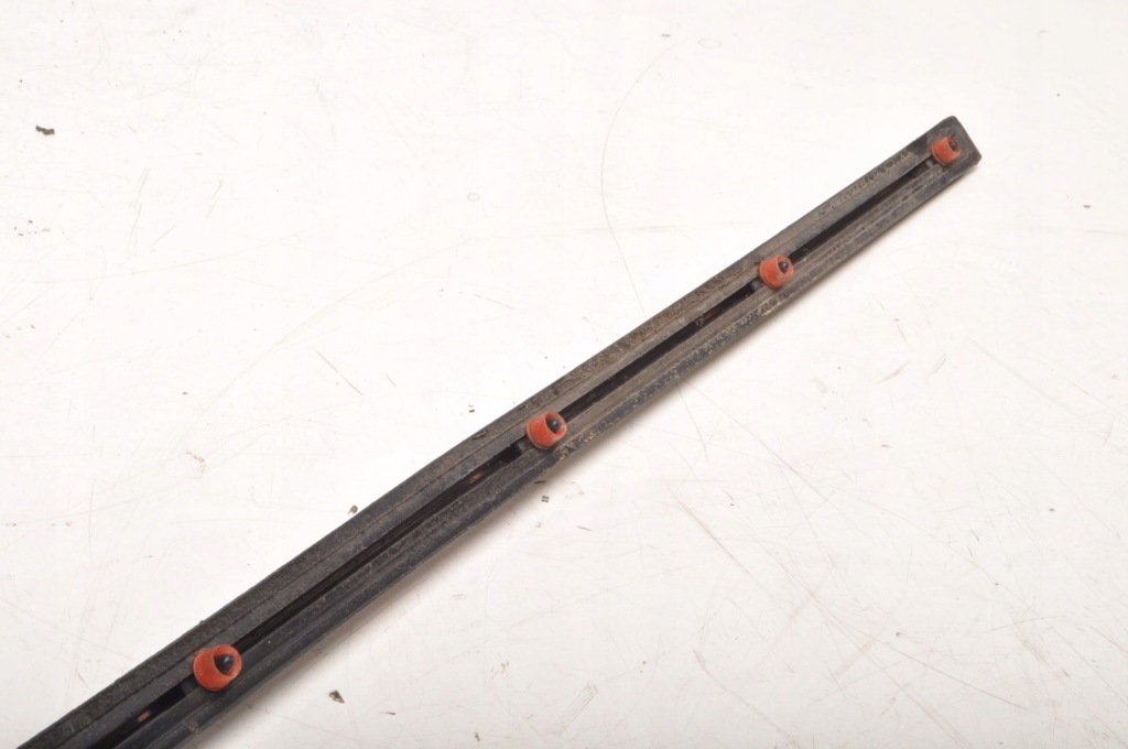 фото №7, Mercedes w123 230e молдинг двері правий задня задні 85r