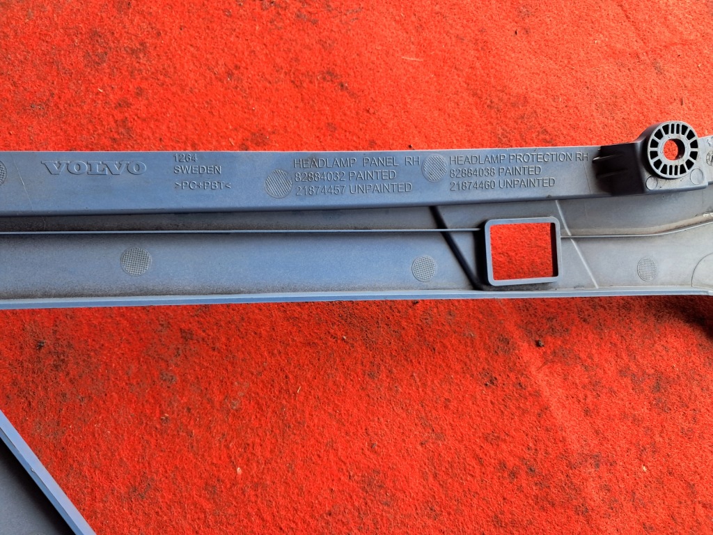 фото №9, Корпус лампи панель фари правий бампер з poszyciem volvo fh4