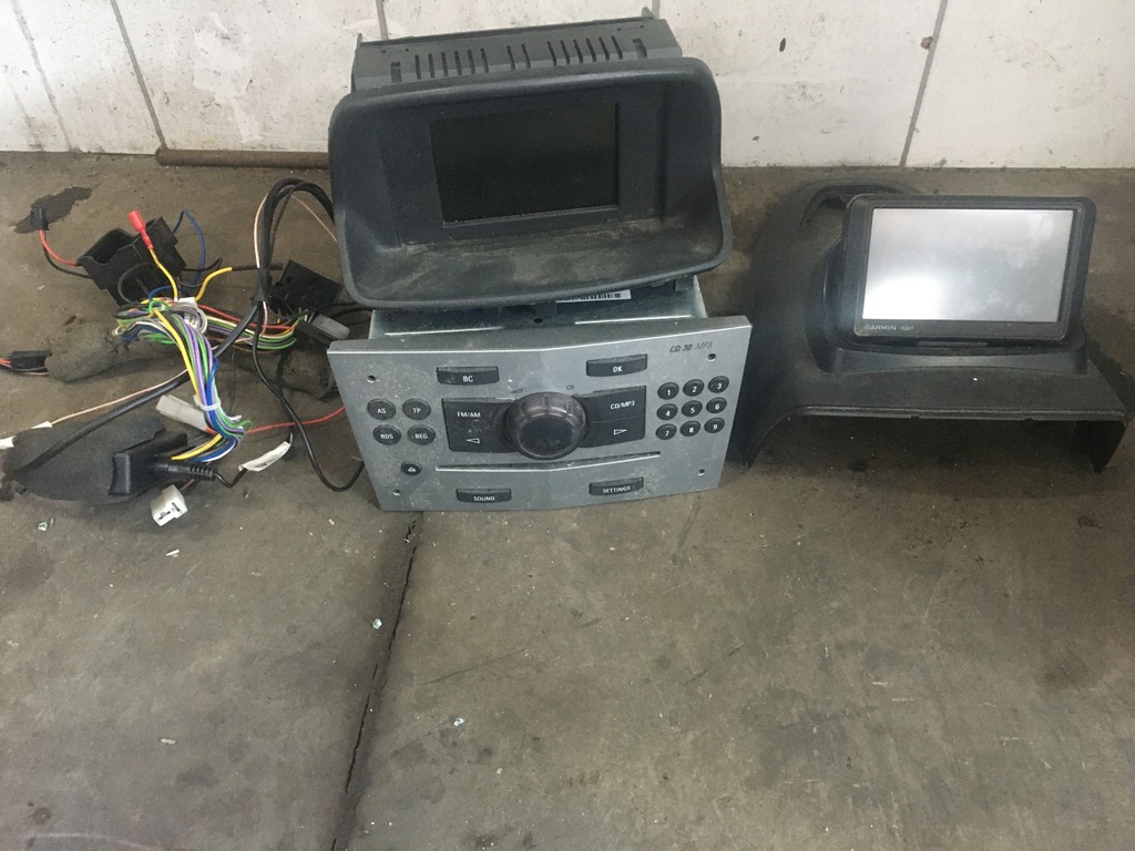 фото №1, Opel astra h радио cd30 дисплей