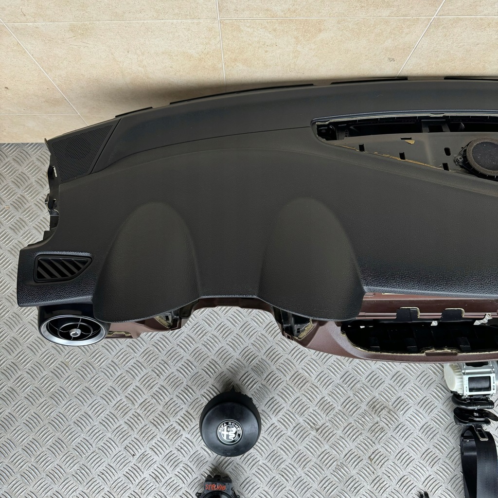 фото №3, Приборная панель комплектная подушка безопасности консоль ремни приборная панель alfa romeo stelvio 2017 rok