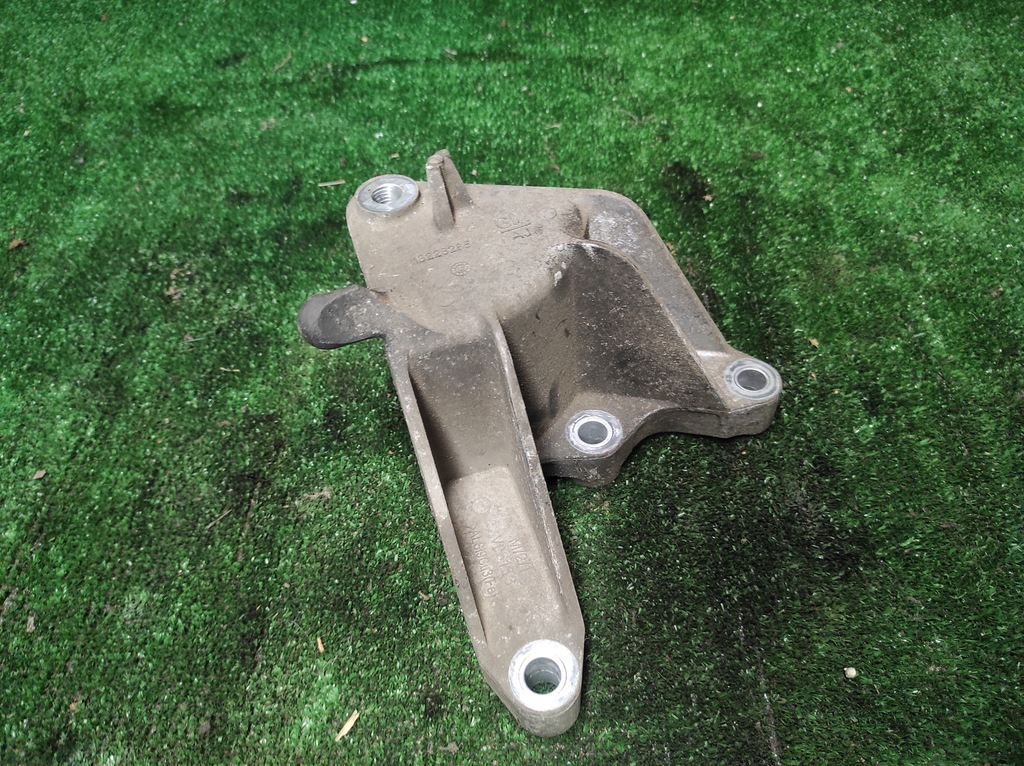 фото №1, Opel insinia lift кронштейн двигуна 13228285