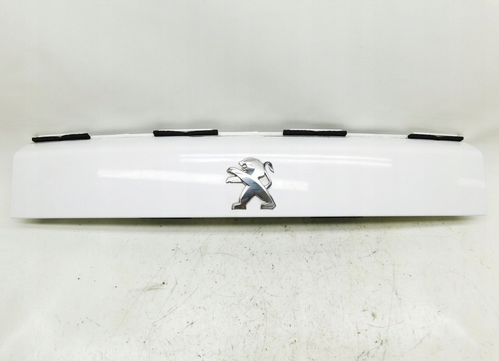 фото №1, Накладка молдинг кришки - peugeot 2008 ii 19-23