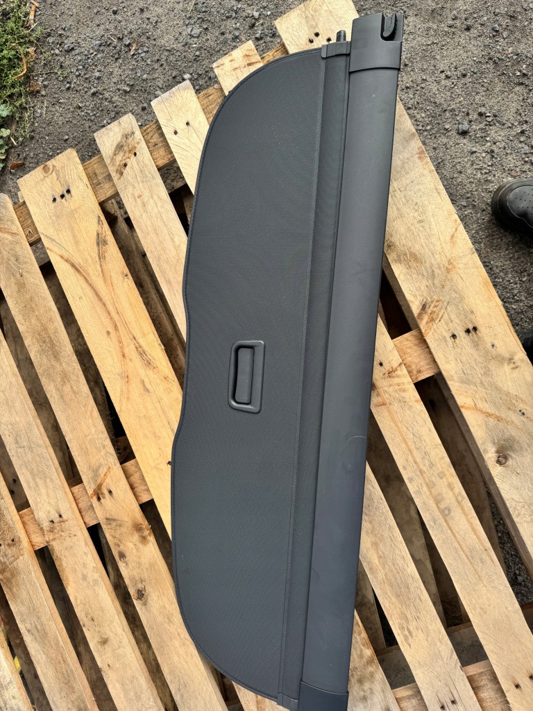 фото №1, Audi q3 8u шторка багажника 8u0863553