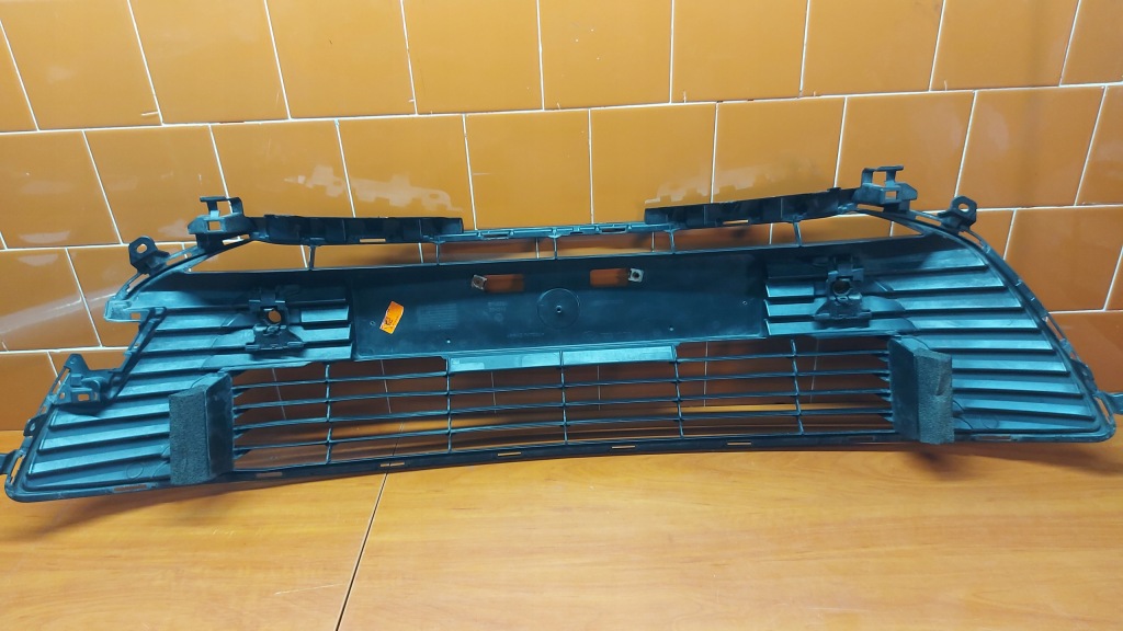 фото №12, Решётка бампера средняя перед передняя toyota corolla e21 sedan 19-