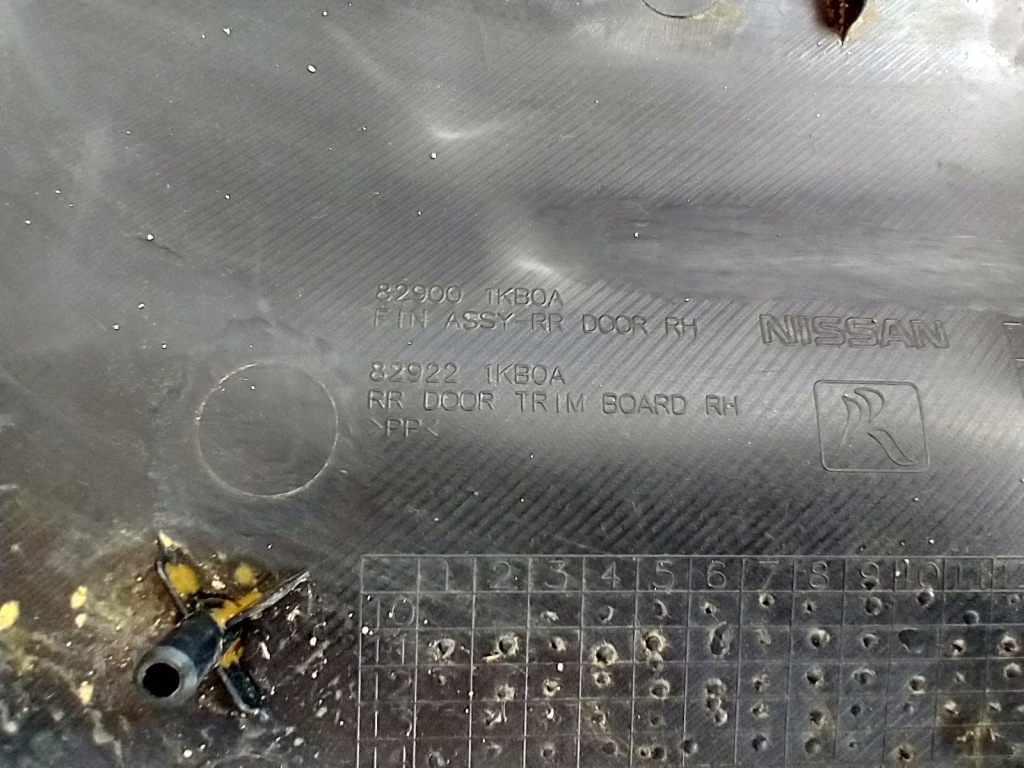 Nissan juke 1 рестайлинг  f15 обшивка дверь правая  задний задний обивка 829001kb0a Цена