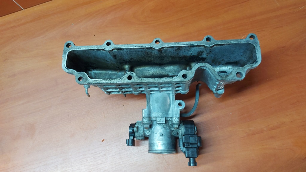 фото №11, Коллектор всасывающий дроссельная заслонка toyota avensis corolla verso 2,2 177km d-cat