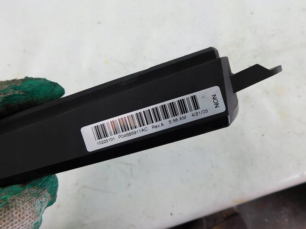 фото №7, Chrysler pacifica 2004r часы приборная панель