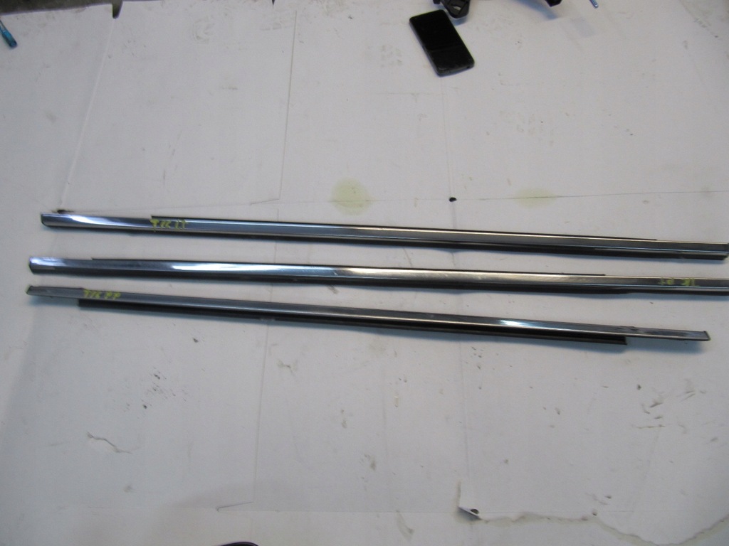 фото №11, Chrysler town country 11- молдинг уплотнитель хром перед задняя grand caravan