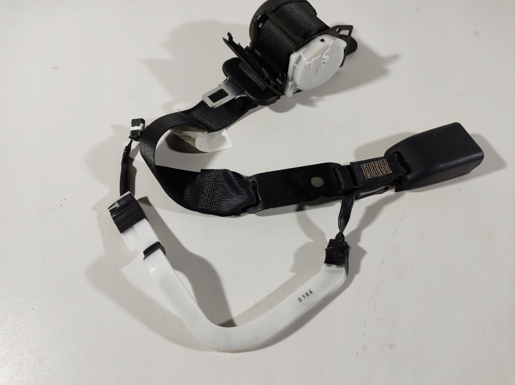 фото №2, Lexus is300h 13r pas безопасности задняя средний