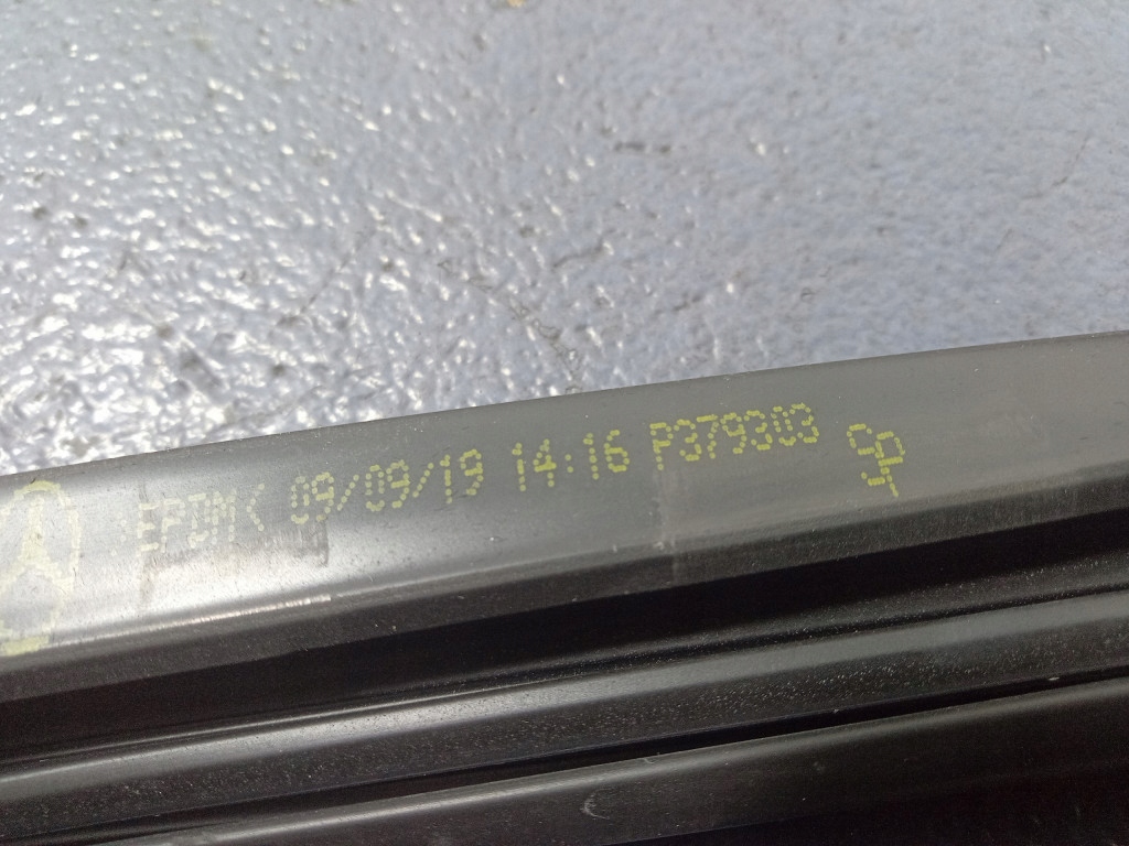 фото №5, Mercedes glc x253 прокладка напрямна скло двері лівий задня p379002 149